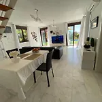 Splendid Star Tenerife Jacuzzi Pool Villa *