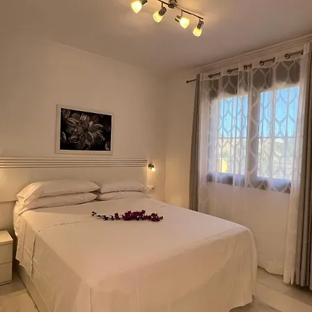 Splendid Star Tenerife Jacuzzi Pool فيلة